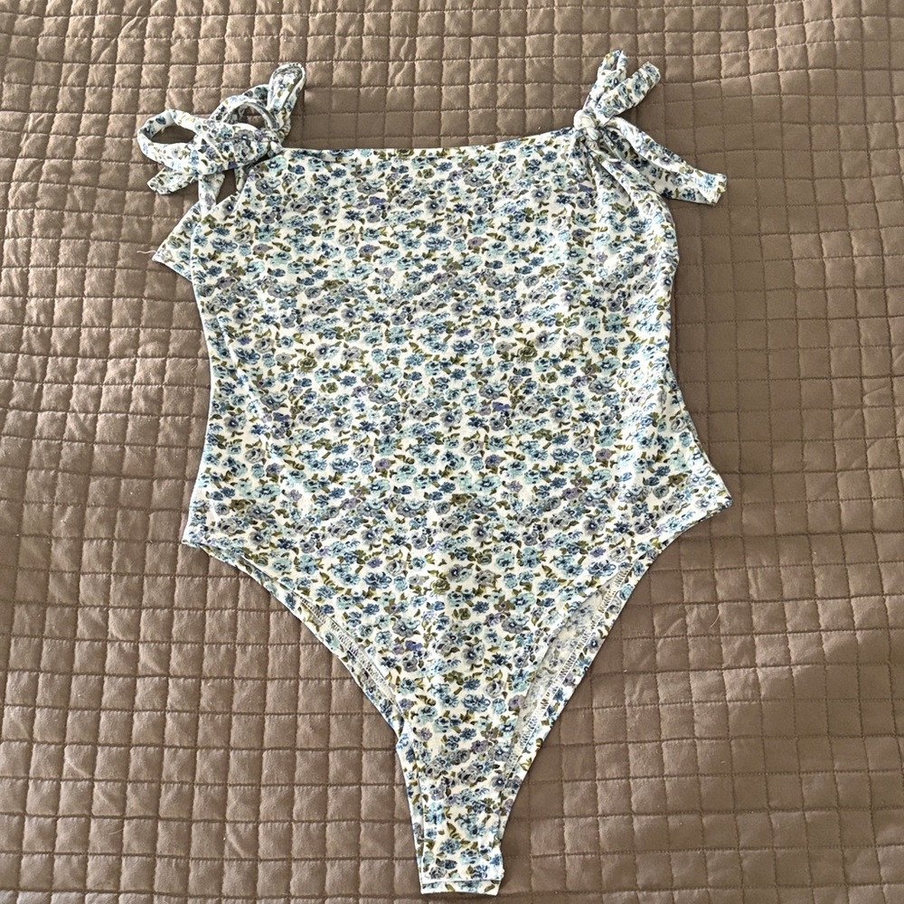 Blue Floral Bodysuit Size Medium